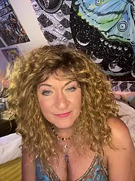 SuzyCatzz's Webcam Show