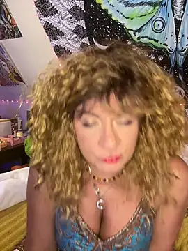 SuzyCatzz's Live XXX Chat