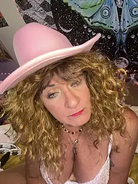 SuzyCatzz's Webcam Show