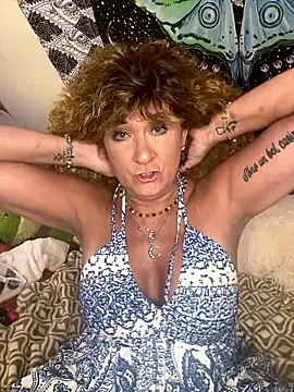 SuzyCatzz Webcam-Show