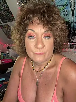 SuzyCatzz's Live XXX Chat