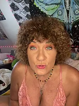 Czat XXX na żywo – SuzyCatzz