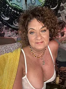 SuzyCatzz's Webcam Show