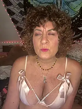 SuzyCatzz's Webcam Show