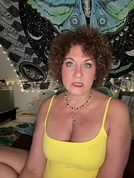 SuzyCatzz's Webcam Show