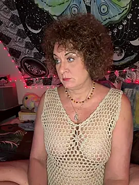 SuzyCatzz's Webcam Show