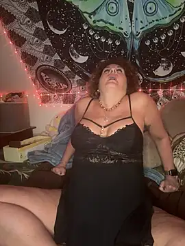 SuzyCatzz's Webcam Show