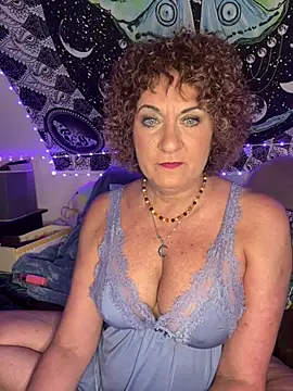 SuzyCatzz's Webcam Show
