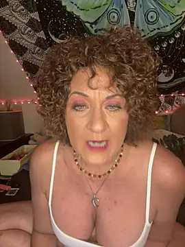 Czat XXX na żywo – SuzyCatzz