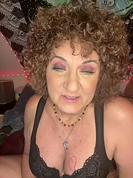 SuzyCatzz's Webcam Show