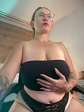 halaaa_1's Live XXX Chat