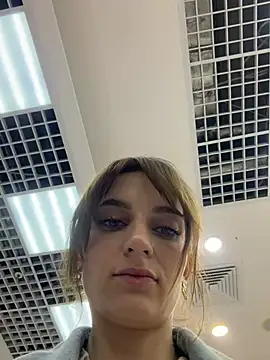 -AngelAri-'s Live XXX Chat