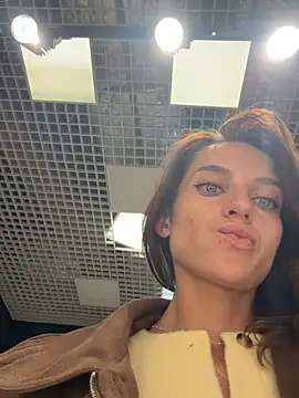 Show modela -AngelAri- na web-kameri