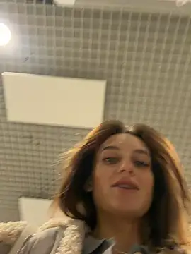 -AngelAri- Show in webcam
