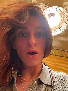 -AngelAri-n Webbikameraesitys