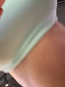Webkamerová show F3ckd0lllucy