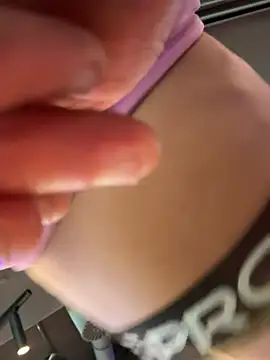 F3ckd0lllucy's Webcam Show