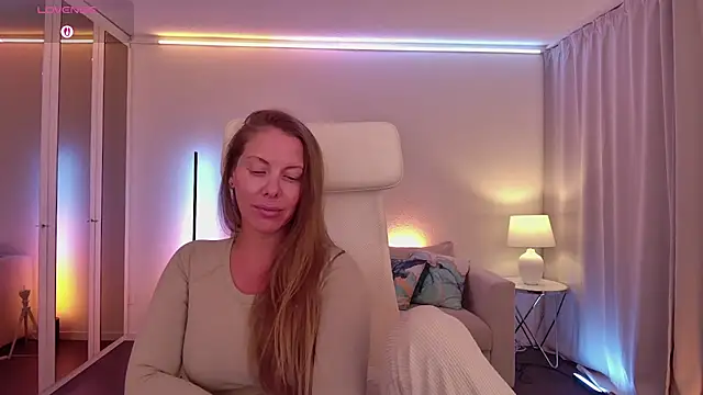 Nova-Lee Webcam-Show