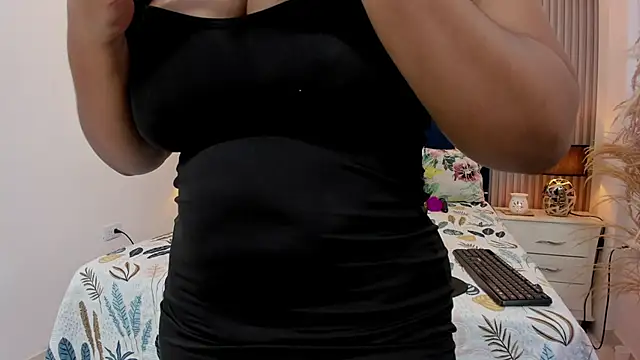 gabytyara2's Live XXX Chat
