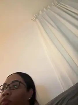 חדר צ'אט בשידור חי של Chaniita