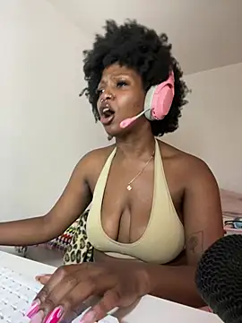 Chatroom XXX en direct de mochakaia