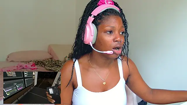 mochakaia's Live XXX Chat
