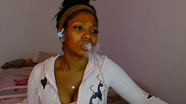 mochakaia's Webcam Show