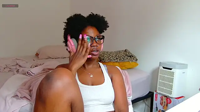 mochakaia's Webcam Show