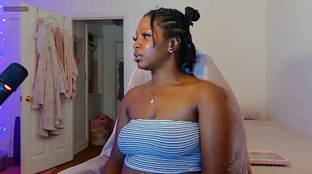 Chatroom XXX en direct de mochakaia