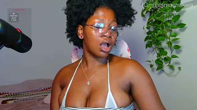Chat +18 de mochakaia ao vivo