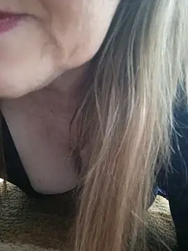 sua_sub_'s Live XXX Chat