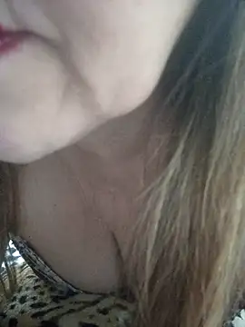 sua_sub_'s Live XXX Chat