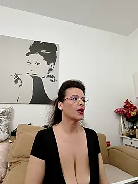 RebeccaNoble Adlı Modelin Canlı XXX Sohbeti