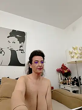 RebeccaNoble Show in webcam