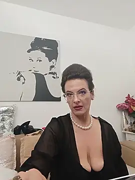 RebeccaNoble's Live Chat Room