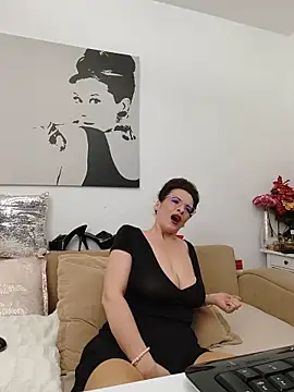 RebeccaNoble Chat XXX live