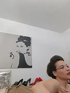 RebeccaNoble Adlı Modelin Canlı XXX Sohbeti