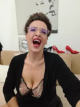 Show modela RebeccaNoble na web-kameri