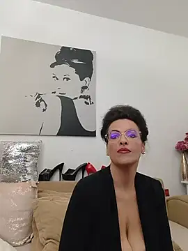 RebeccaNoble – Kamerová šou