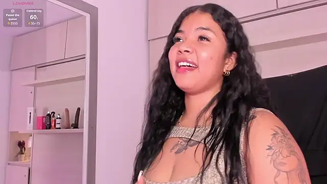 Chat XXX ao vivo de SophiaaStone
