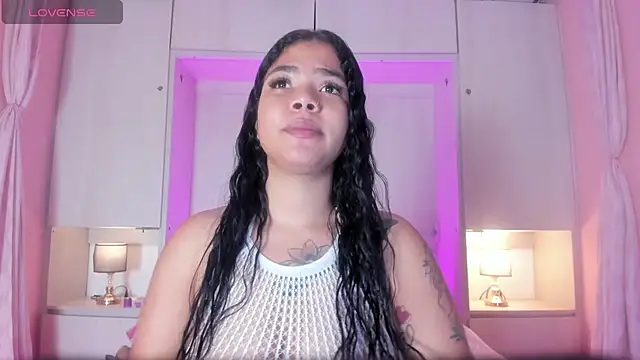 SophiaaStone Adlı Modelin Canlı XXX Sohbeti