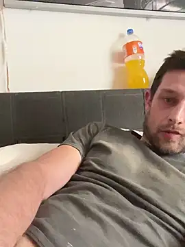 Fitboy1992: διαδικτυακό σόου στην κάμερα