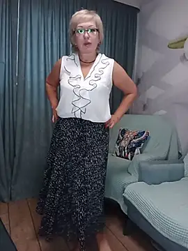 EmilyFanks Adlı Modelin Canlı XXX Sohbeti