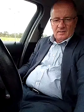 Show modela cutpiercedcock na web-kameri