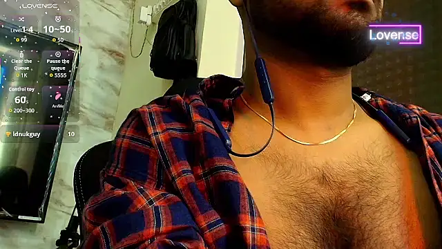SilverShade3 Chat XXX live