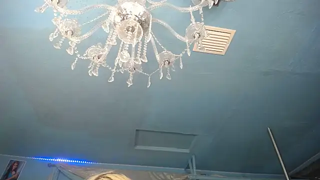 Živá chatovací místnost ADRIANNA_FOX