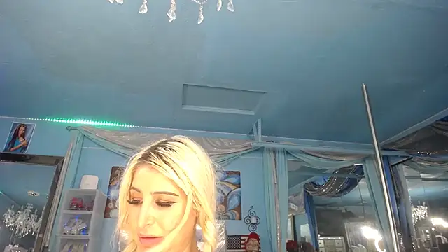 ADRIANNA_FOX's Webcam Show