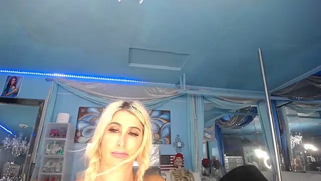 ADRIANNA_FOX Obrolan Langsung XXX