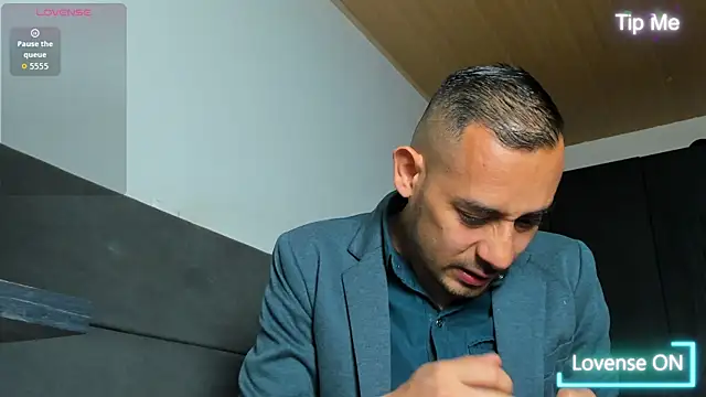 jhonyalzate2のウェブカメラショー