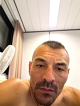 Hugebiglongcockcoupl Webcam Show
